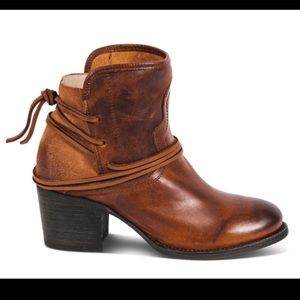 Freebird Casey Cognac ankle boots
